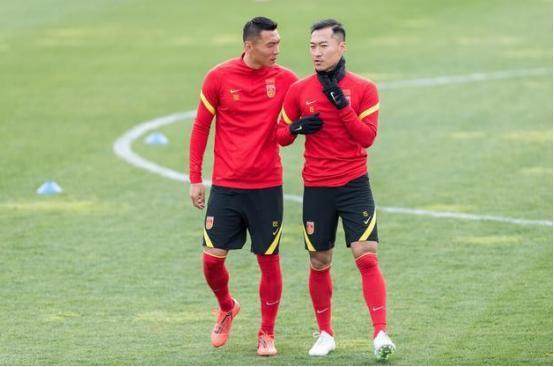 开云体育下载-吴曦：承担队长职责团结球队 做好40强赛困难准备