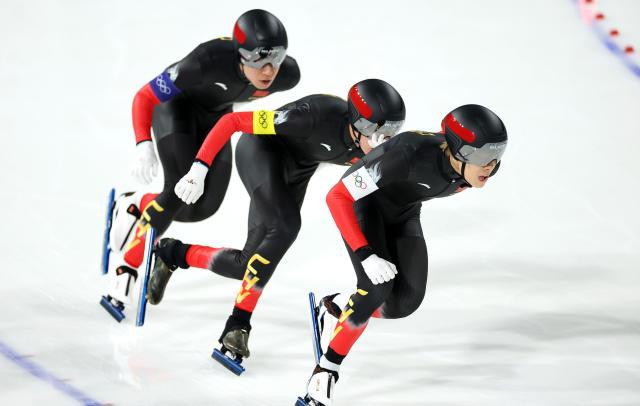 开云官网-创造历史 中国队晋级速度滑冰男子团体追逐半决赛