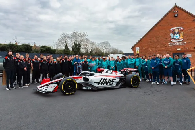 梦幻联动，哈斯车队到访英冠榜首考文垂俱乐部总部